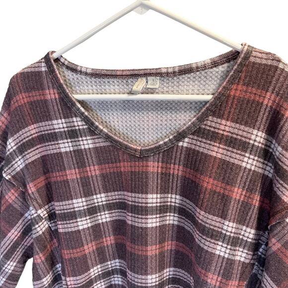 EST. 1946 Size L V-Neck Plaid Long Sleeve Top Mauve White Stretch Knit Comfy - Picture 2 of 12